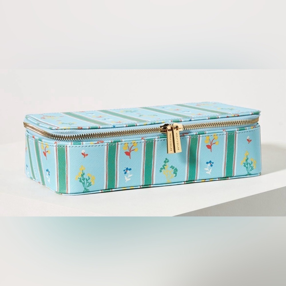 Neely & Chloe and Pencil & Paper jewelry case